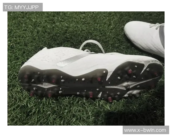 迪卡侬足球鞋700评测与推荐适合各类球员的最佳选择